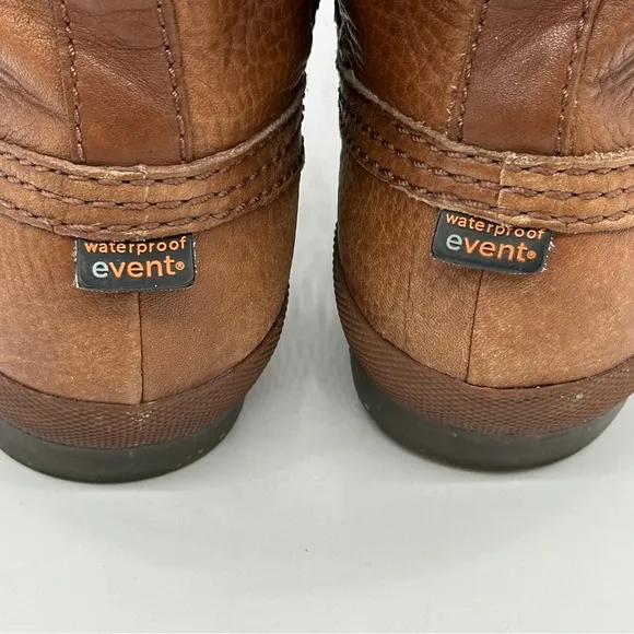 UGG Belcloud Waterproof Boots. Size 8