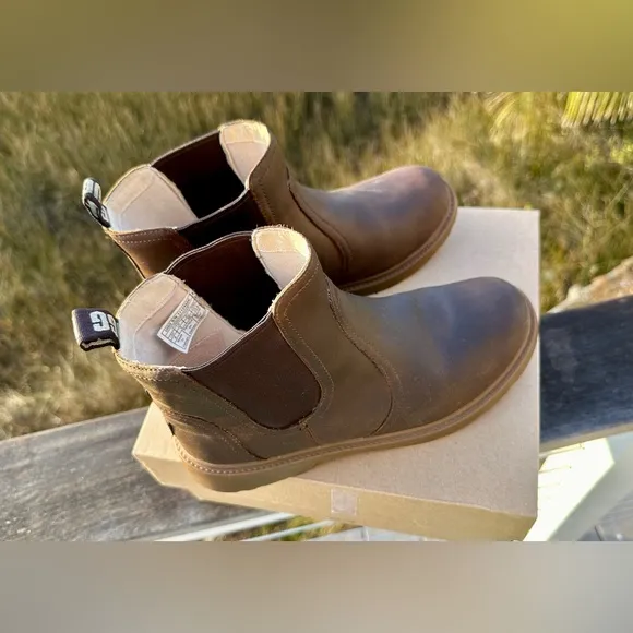 UGG Bolden Weather leather Chelsea boots size 6