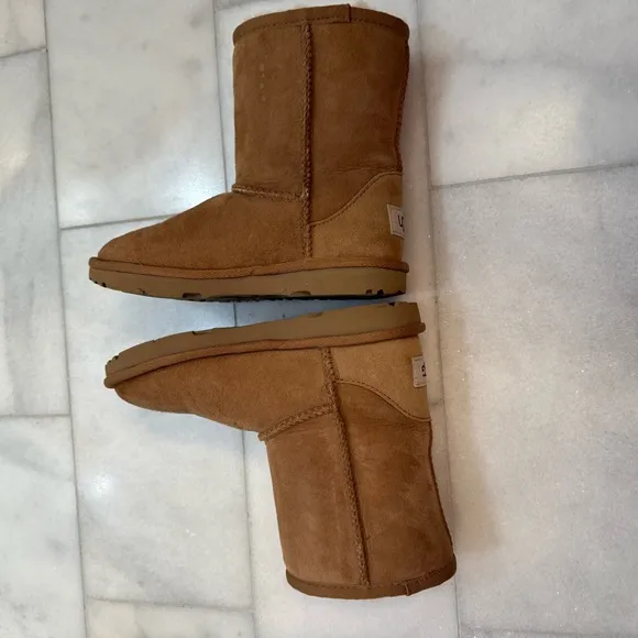 UGG Boots. Girls Size 12 Toddler/Kids Shearling Boots