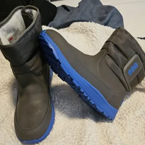 UGG Boots, Uggs Toty, Waterproof, Gray &amp; Blue Unisex Big Kid's Size 5 NEW!