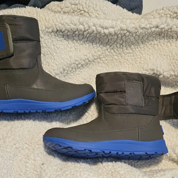 UGG Boots, Uggs Toty, Waterproof, Gray &amp; Blue Unisex Big Kid's Size 5 NEW!