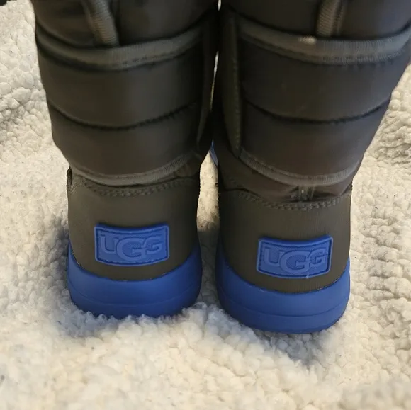 UGG Boots, Uggs Toty, Waterproof, Gray &amp; Blue Unisex Big Kid's Size 5 NEW!