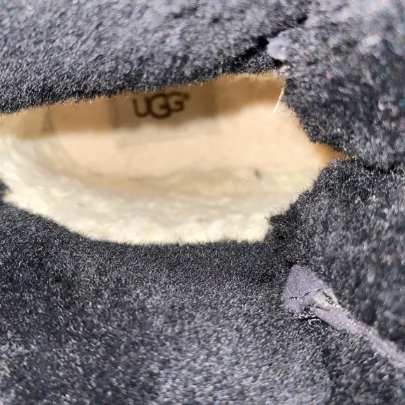 UGG® Butte II Waterproof Leather Cold Weather Boots Youth Size 4 Woman’s