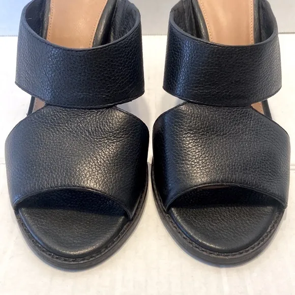 Ugg Celia Black Leather Sandals Size 10