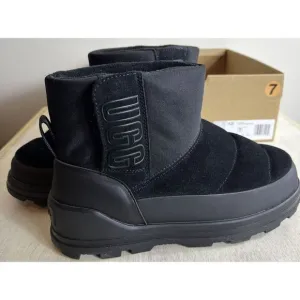 UGG CLASSIC KLAMATH MINI SUEDE TEXTILE WATERPROOF BLACK BOOTS SIZE WOMEN 7‎ NEW