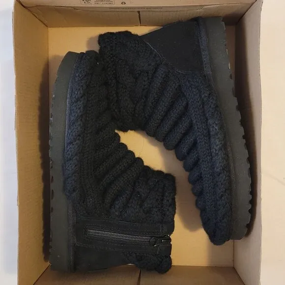 UGG Classic Mini Chunky Knit Boots Womens 7 Boho Whimsygoth Twee Dark Academia