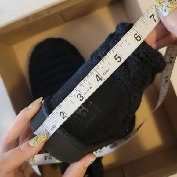 UGG Classic Mini Chunky Knit Boots Womens 7 Boho Whimsygoth Twee Dark Academia
