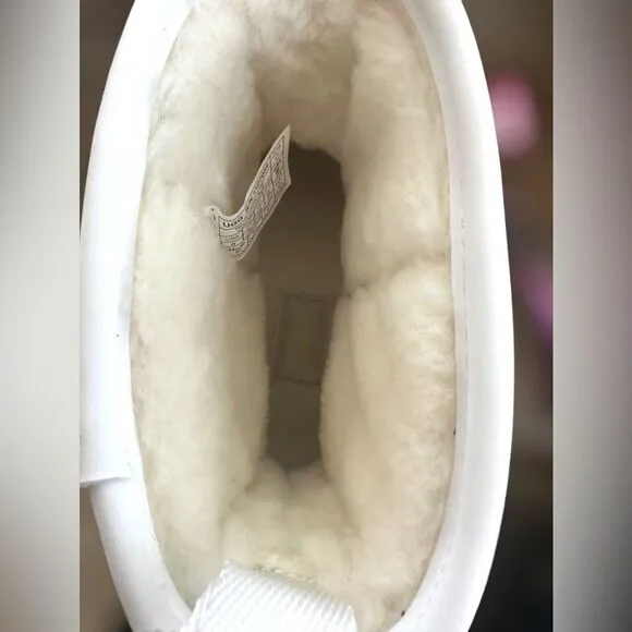 UGG Classic Waterproof Clear Mini Boots Winter Snow Rain size 7