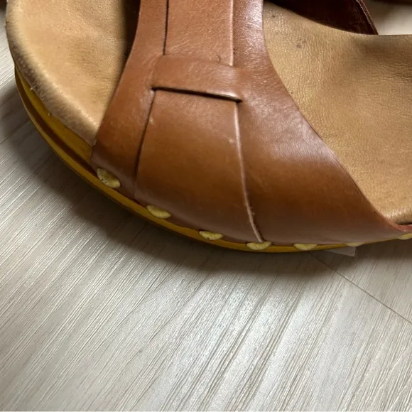 Ugg Janie Brown Leather Clog Sandal Womens‎ Size 6 Studded.