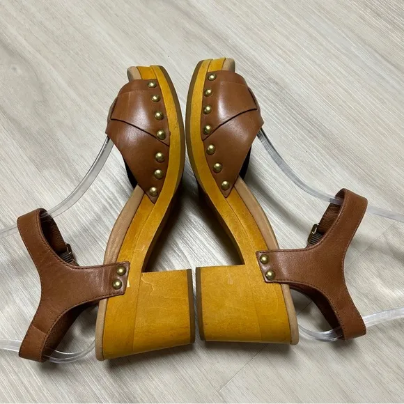 Ugg Janie Brown Leather Clog Sandal Womens‎ Size 6 Studded.