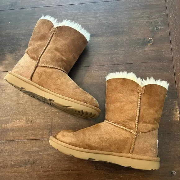 UGG Kids Bailey Button Genuine Sherling Boots