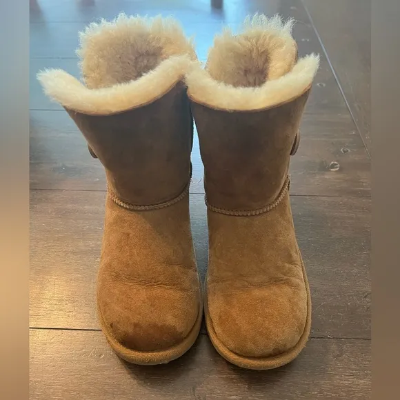 UGG Kids Bailey Button Genuine Sherling Boots