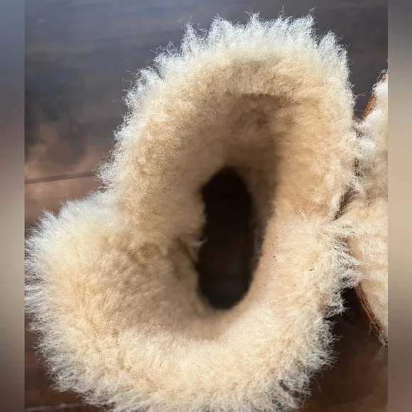 UGG Kids Bailey Button Genuine Sherling Boots