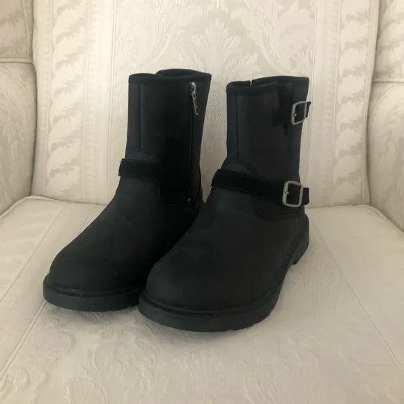 UGG® Kids' Kinzey Weather Zip-Up Boots (Youth) size 3 euro size 35