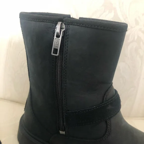 UGG® Kids' Kinzey Weather Zip-Up Boots (Youth) size 3 euro size 35