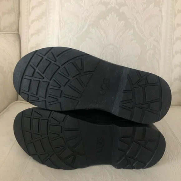 UGG® Kids' Kinzey Weather Zip-Up Boots (Youth) size 3 euro size 35
