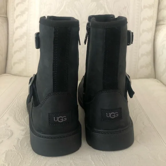 UGG® Kids' Kinzey Weather Zip-Up Boots (Youth) size 3 euro size 35