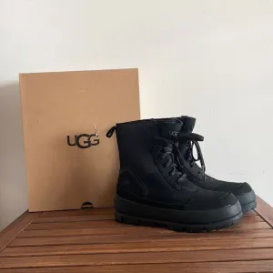 UGG Lug Platform Lace-Up Combat Boots Black Women Size 7