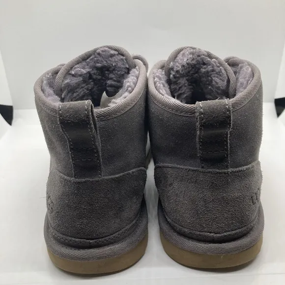 UGG Neumel Boots Mens Size 8 Gray Sheepskin Ankle Boots Chukka FD1121E