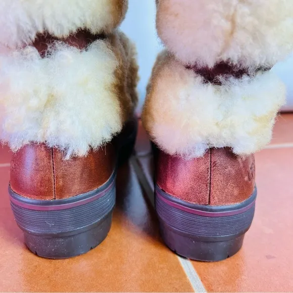 UGG SHEARLING WATERPROOF LEATHER LILYA TALL BUCKLE BOOTS SIZE 7 EUC