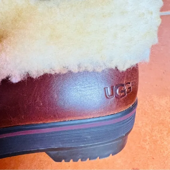 UGG SHEARLING WATERPROOF LEATHER LILYA TALL BUCKLE BOOTS SIZE 7 EUC