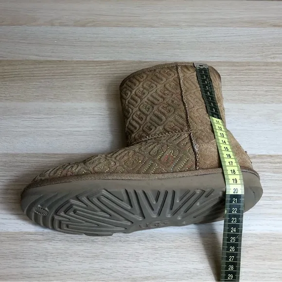 UGG Tan Shearling Boots Size 5.