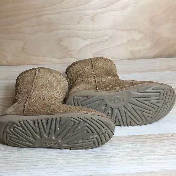 UGG Tan Shearling Boots Size 5.