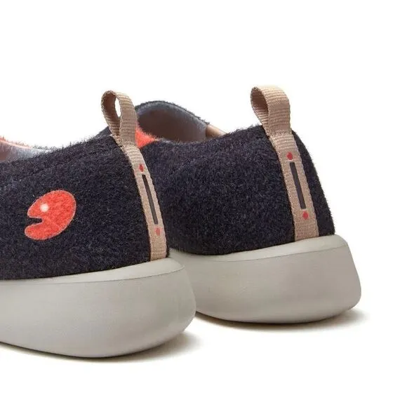 UIN Women's Walking Shoes Slip On Casual Sneaker (A Hug Means A Lot Toledo XV )