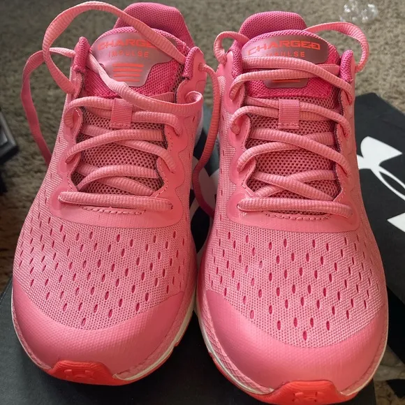 Under armour girls light weight shoes size 4Y