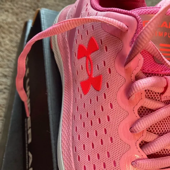 Under armour girls light weight shoes size 4Y