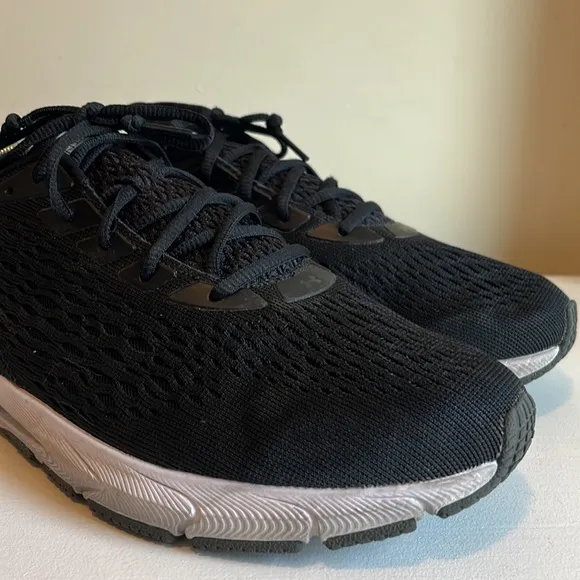 Under Armour Men's HOVR Sonic 3 Black White Running Shoes Size 12