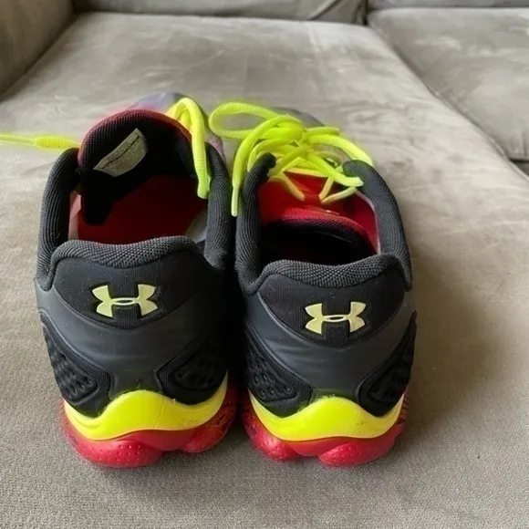 Under armour running shoes for men