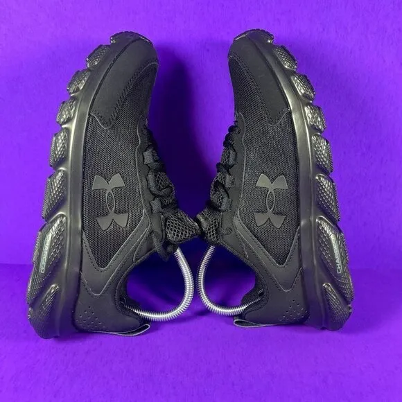 Under Armour UA Charged Assert 9 Men's Black Running Shoes Size 8.5-NEW