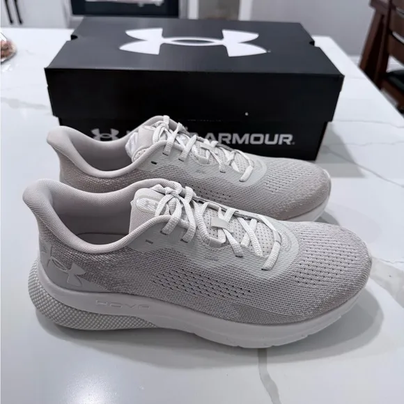 Under Armour White Athletic Shoes Lightweight Mesh Design