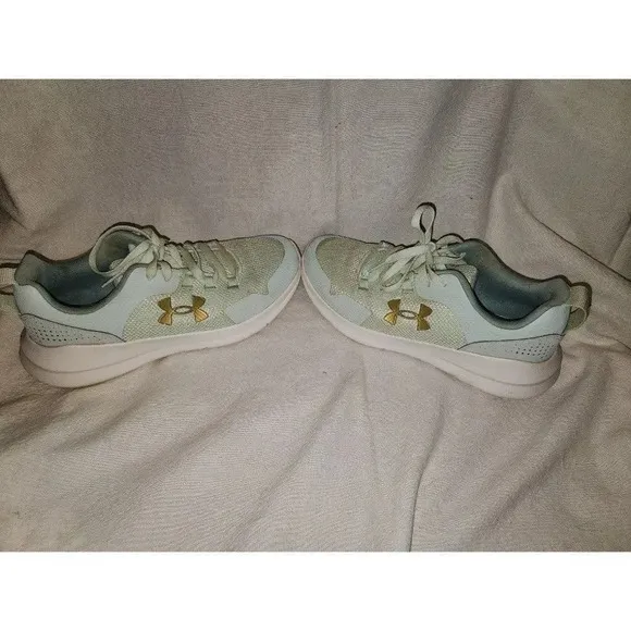 Under Armour Womens Essential Light Blue Shoes Size 8.5 -