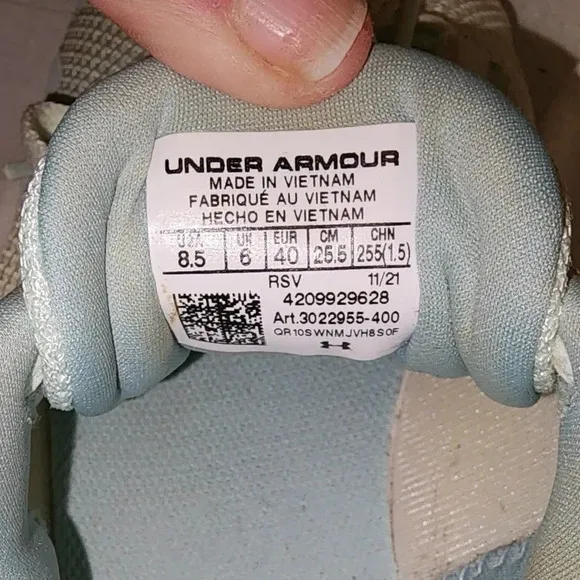 Under Armour Womens Essential Light Blue Shoes Size 8.5 -