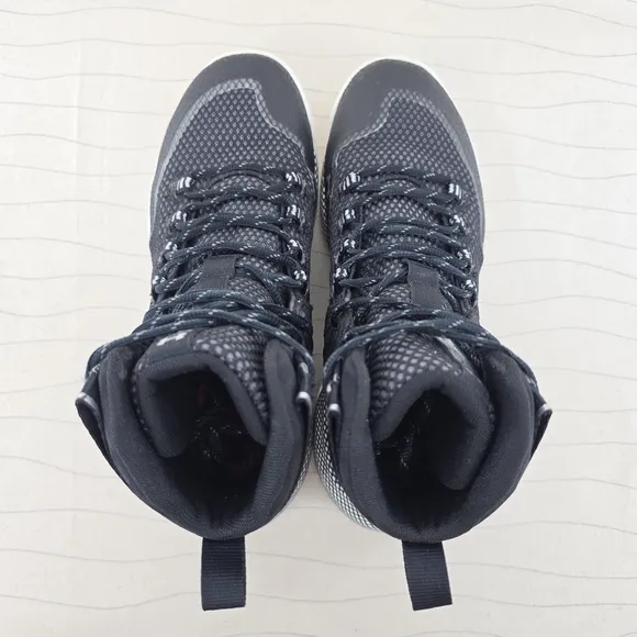 Under Armour Womens HOVR Highlight Ace 3.0 Black White Volleyball Shoes Size 9