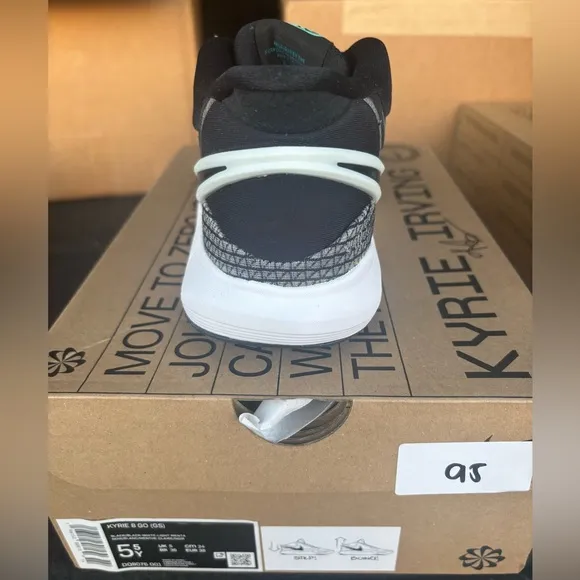 UNRELEASED- Nike Kyrie 8 Go 5.5y or 7w