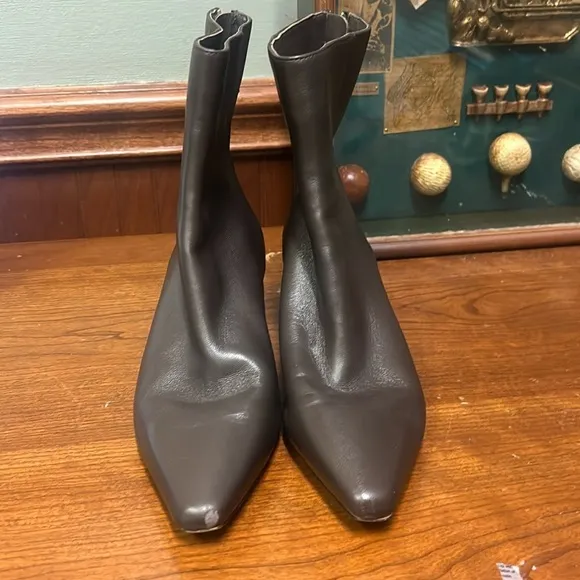 Used J Crew Stevie ankle boots in leather BT910