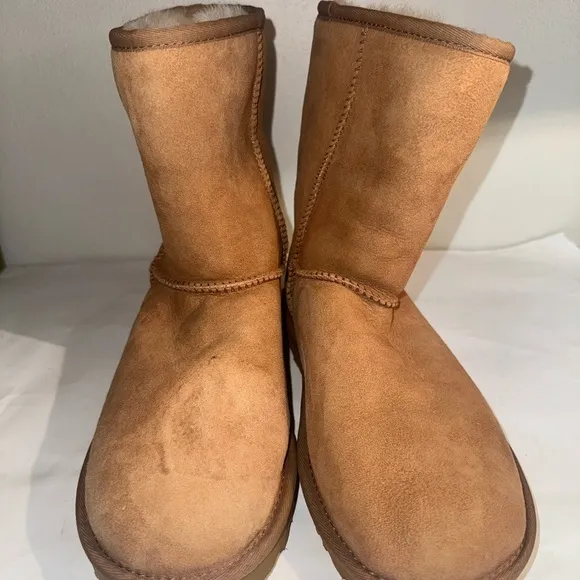 Used Ugg boots Tan Shearling Lined Boots women’s size 8