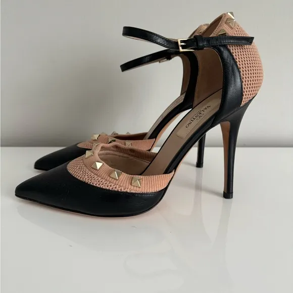 Valentino Garavani Rockstud Ankle Strap Pump Black / Tan Calfskin Leather