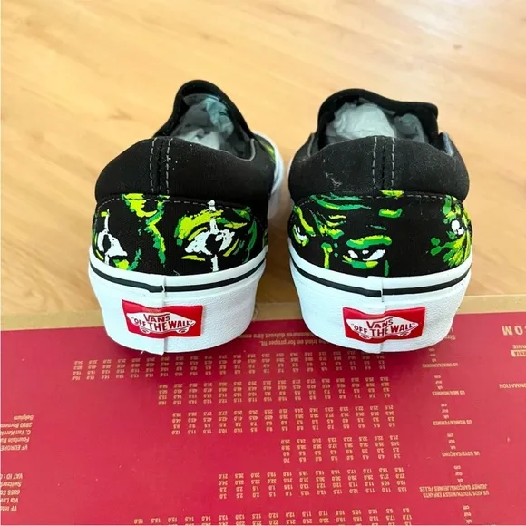 Vans Classic Slip-On 'Eyes In The Dark' Women 9.5US Mens 8.0US