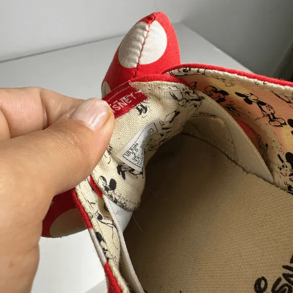 Vans Disney Minnie Mouse Bow Slip On Shoes red polka dot RARE Big Girls Youth 2