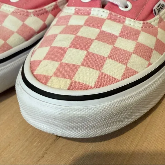 VANS Off The Wall Lace Up Sneakers-Pink,White/Checkered Sz 7.5 Men’s Great Cond.