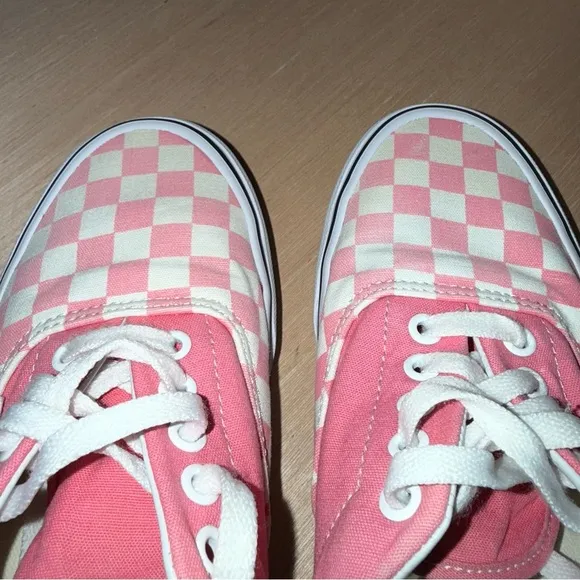 VANS Off The Wall Lace Up Sneakers-Pink,White/Checkered Sz 7.5 Men’s Great Cond.