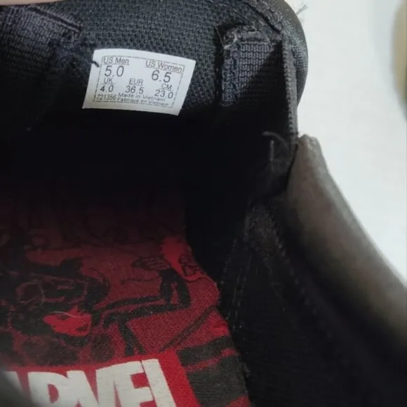 Vans Off The Wall Unisex X Marvel Leather Slip-On Shoes Black Widow 5 6.5