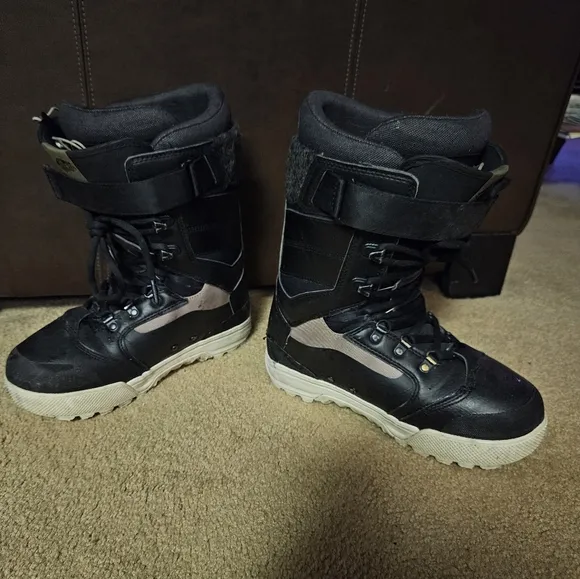 Vans Snowboard Boots - Women's