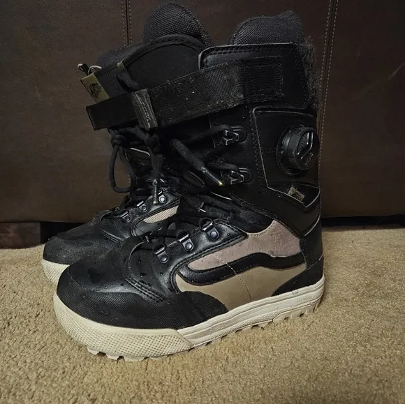 Vans Snowboard Boots - Women's