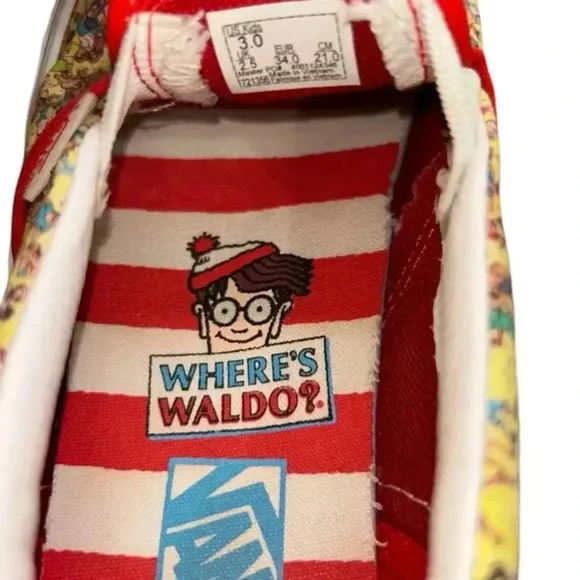 Vans x Where's Waldo Classic Slip-On Find Steve Beach Kids Size 3
