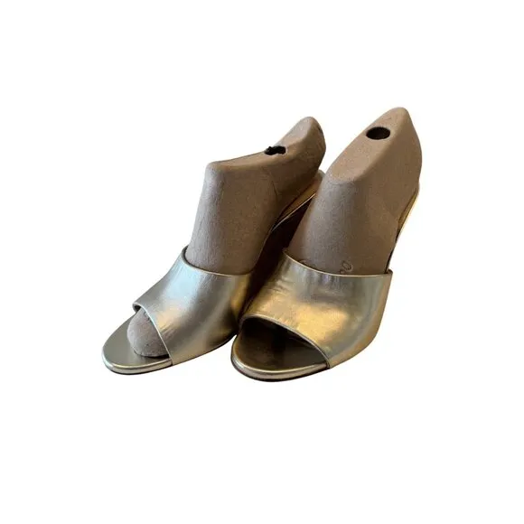 Veronica Beard Dali Slip On Size 9 High Heel Cork Sandals EUC Gold Shimmer